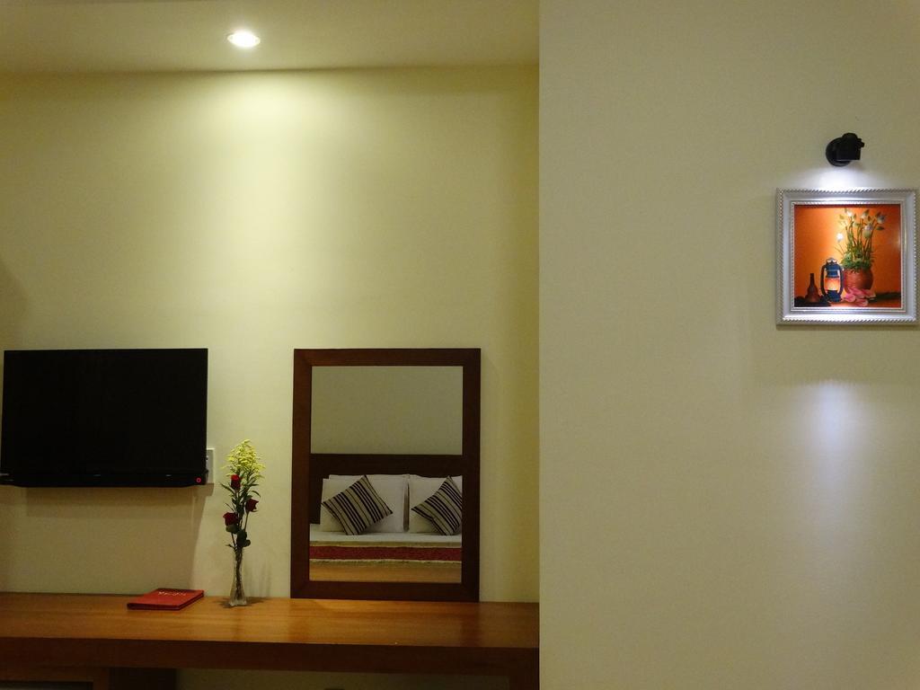 Hoa Vinh Hotel Хошимин Номер фото
